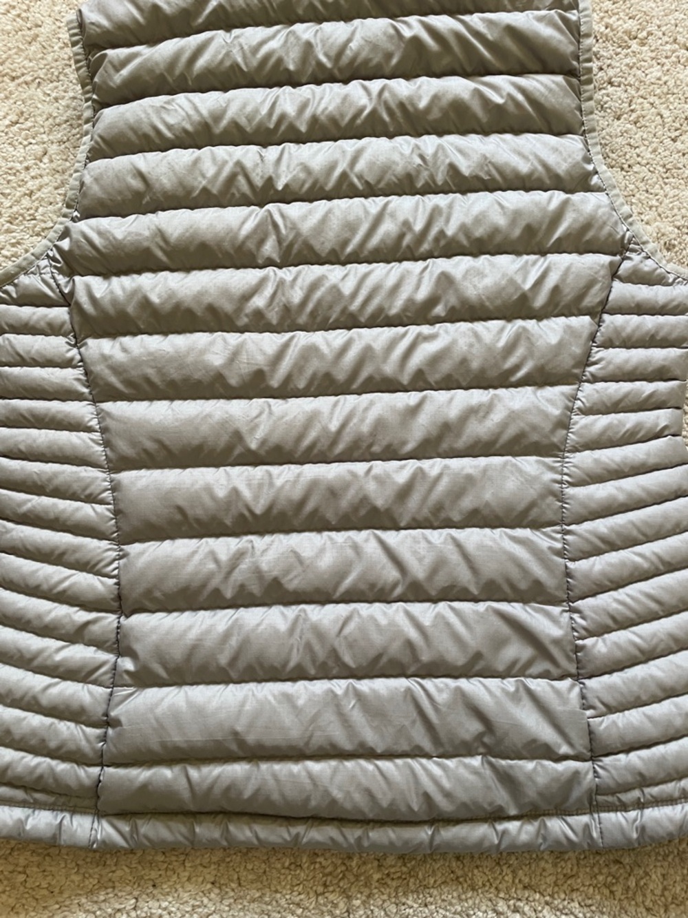 Patagonia Women’s Light Gray Quilted Down Vest with Teal Zippers size M - Picture 7 of 10